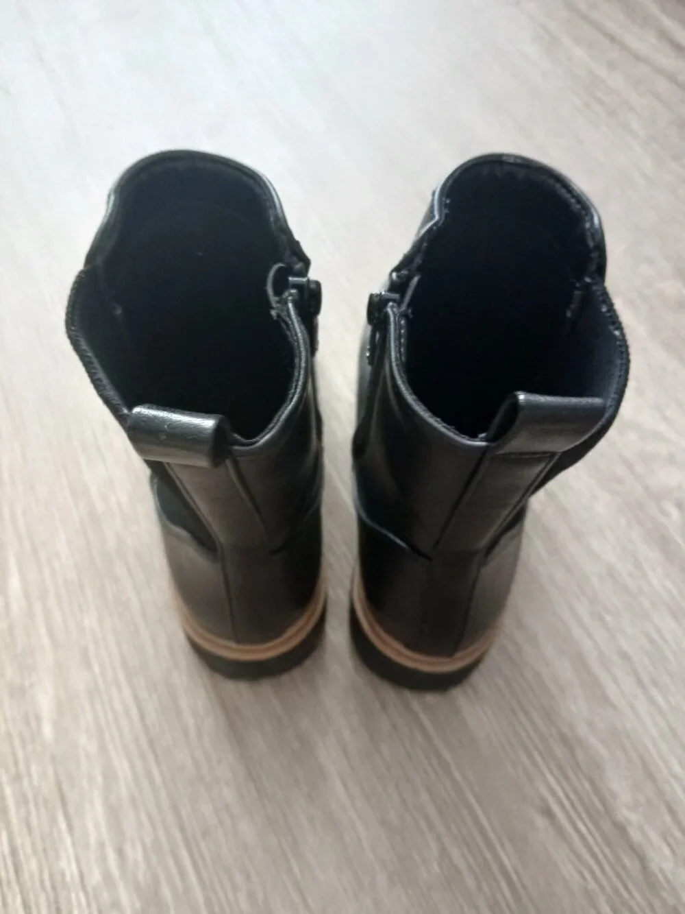 NWOT GIRLS SIZE 2 BLACK BOOTS!!!